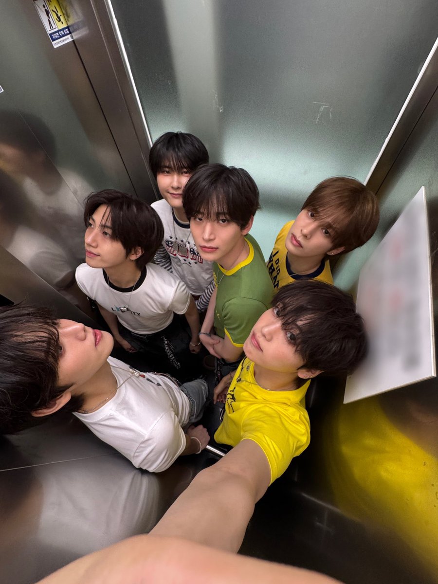 tyoungskies's tweet photo. i love whatever this is https://t.co/eG4TMJ9y5J