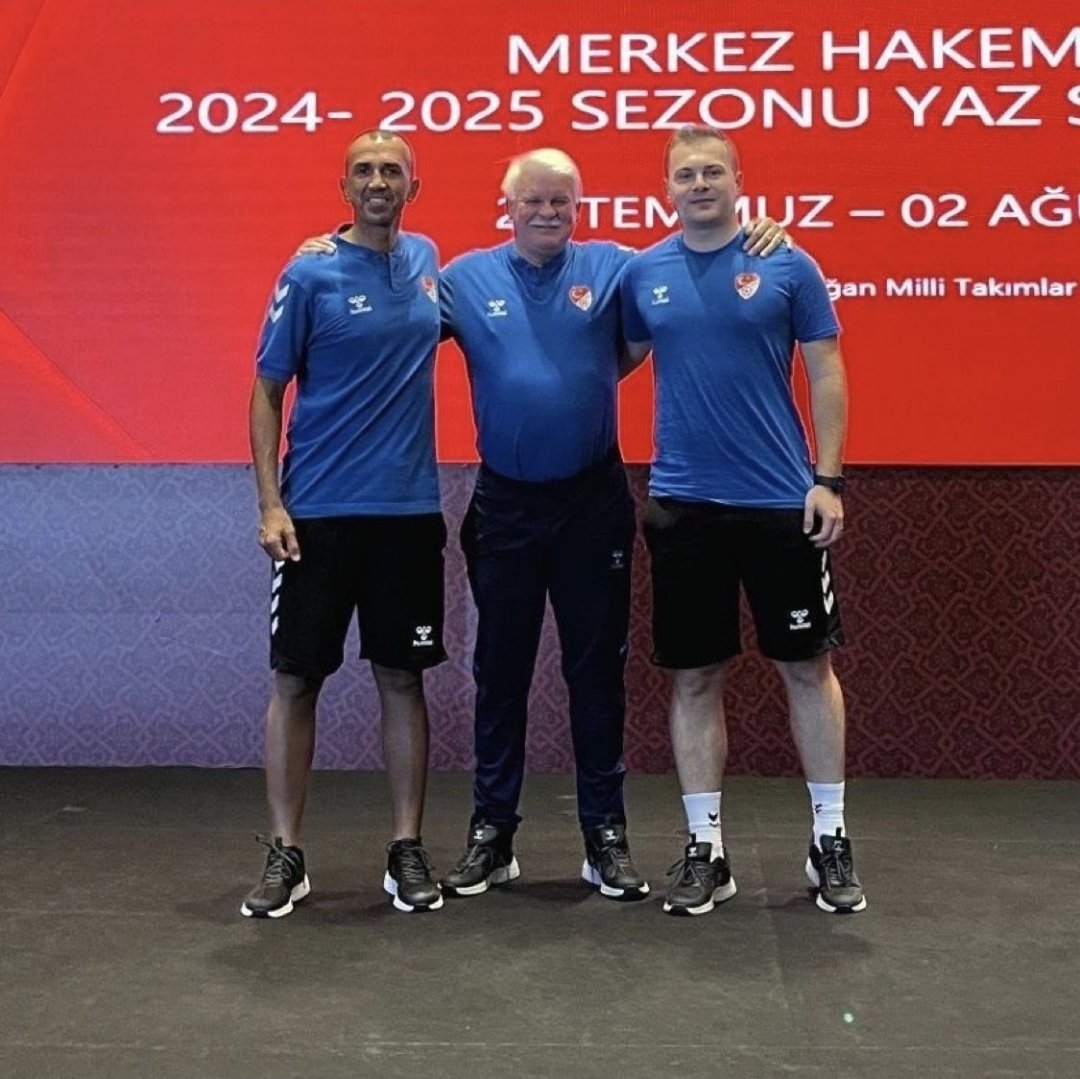 TekYolFener's tweet photo. TFF Hakem İşleri Müdürlüğü Eski Çalışanı Eren Acar:

"Hakemlere HTS'leriniz elimizde diye baskı yapıyorlardı. Bununla ilgili aktif hakemlerin ifadeleri alınması hâlinde benim dediklerimi destekleyecektir. Maçlara az süre kala hakemleri değiştiriyorlardı. 

İstedikleri hakemi yükseltip, istediklerinin klasmanını düşürüyorlardı!"
