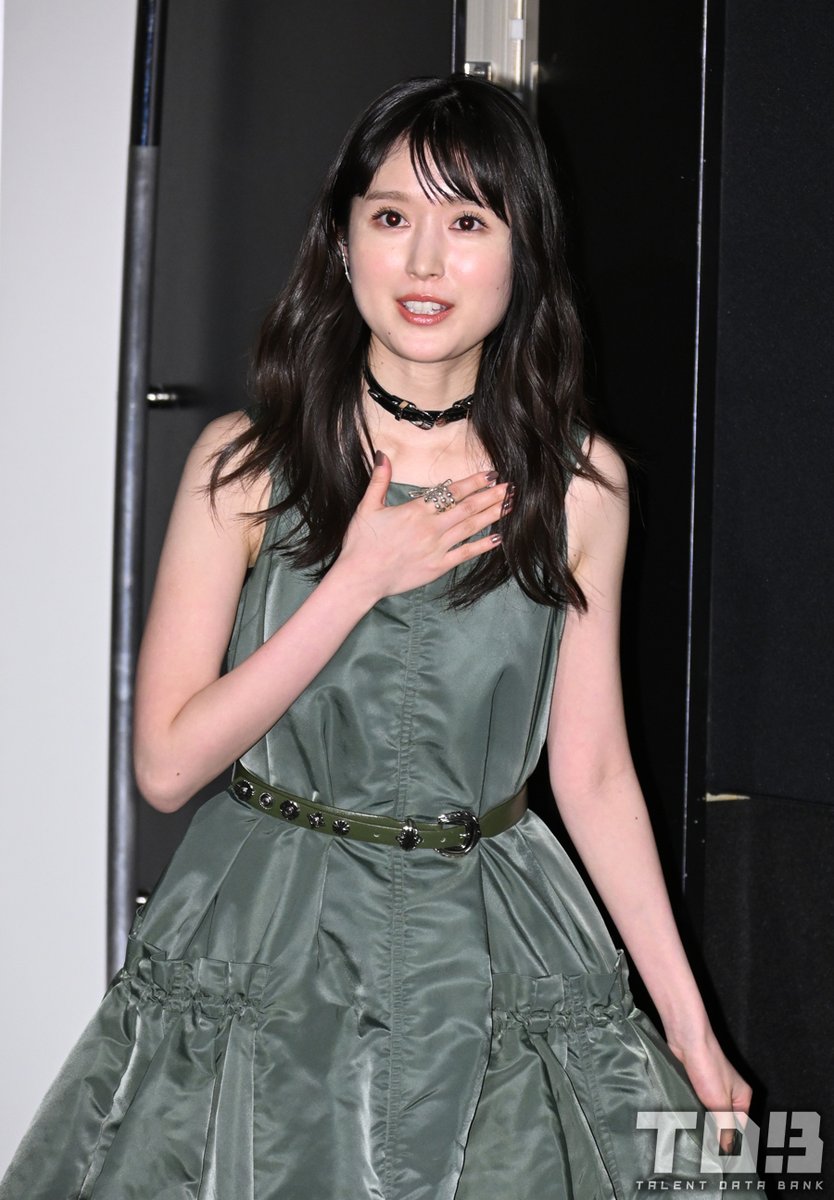 talent_databank's tweet photo. 映画『時給三〇〇円の死神』
初日舞台挨拶

福本莉子、主題歌“深海”に感動「皆さんのお守りになるような曲」 撮影から1年以上経てMV撮影で役の気持ちが蘇る

「オンオフスイッチが欲しい」と叶えたい願いも告白！

▼詳細はこちら
https://t.co/Juq95jp9b8

#映画時給300円の死神 #福本莉子 https://t.co/BbPXEfjvsg