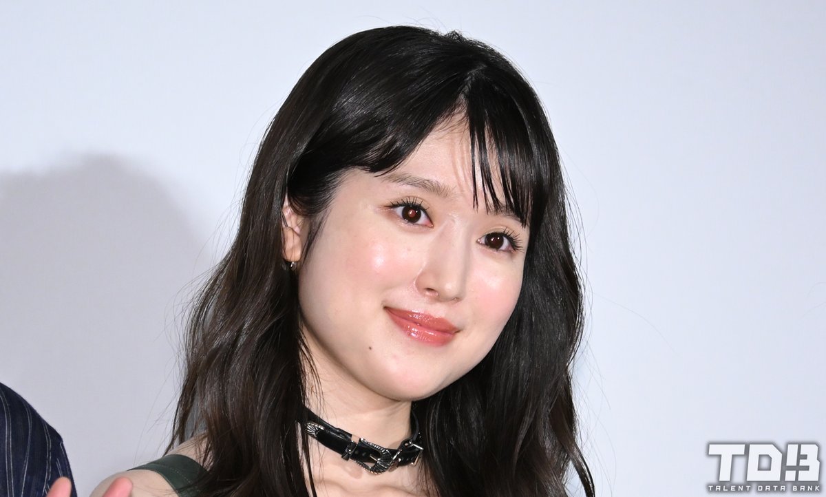 talent_databank's tweet photo. 映画『時給三〇〇円の死神』
初日舞台挨拶

福本莉子、主題歌“深海”に感動「皆さんのお守りになるような曲」 撮影から1年以上経てMV撮影で役の気持ちが蘇る

「オンオフスイッチが欲しい」と叶えたい願いも告白！

▼詳細はこちら
https://t.co/Juq95jp9b8

#映画時給300円の死神 #福本莉子 https://t.co/BbPXEfjvsg