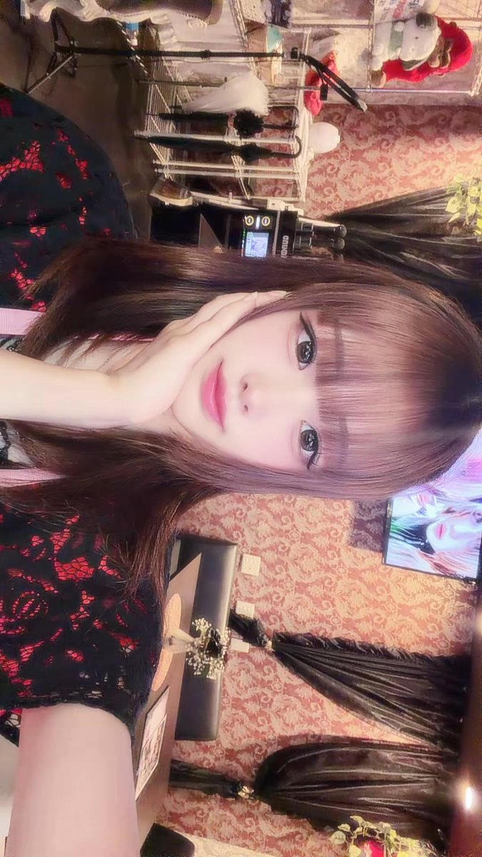 devimedo_shuga's tweet photo. ログイン(*^^*)
今日はハーフツイン^>𖥦<^
 #コンカフェ  #自撮り #いいね https://t.co/6Fd9XQPqfD