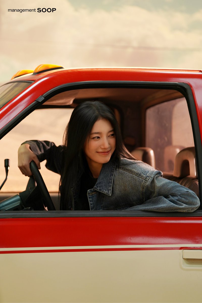 soop_ent's tweet photo. 수지와 게스가 함께한 가을,
한 편의 영화 같은 순간들

#수지 #Suzy #Guess
#SOOPArchive

 https://t.co/LfSWtfbvAD https://t.co/BjXt3JeRkq