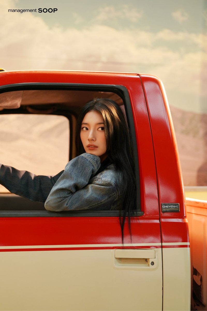 soop_ent's tweet photo. 수지와 게스가 함께한 가을,
한 편의 영화 같은 순간들

#수지 #Suzy #Guess
#SOOPArchive

 https://t.co/LfSWtfbvAD https://t.co/BjXt3JeRkq