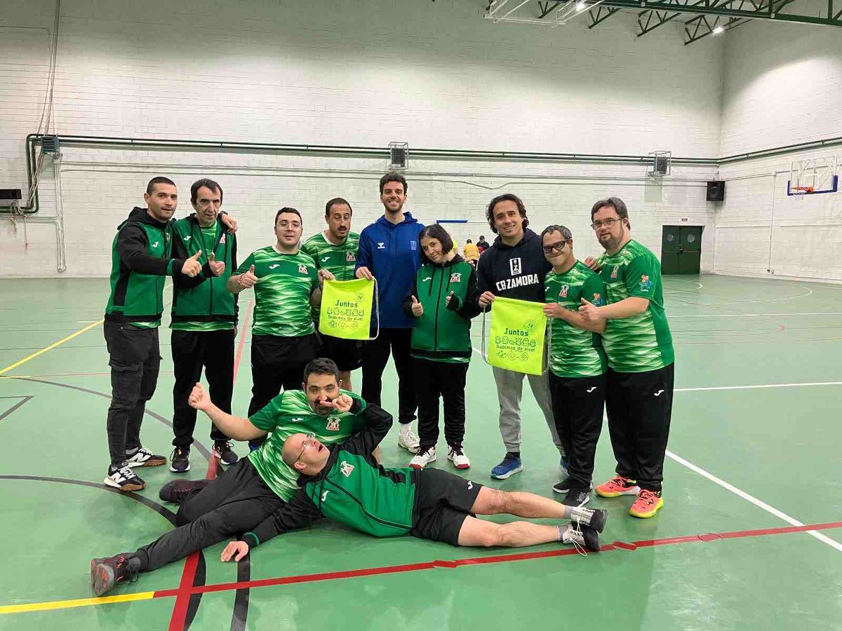 Asprosub's tweet photo. El deporte es fundamental en nuestra comunidad y un excelente vehículo de inclusión. Siempre hemos sentido el apoyo de nuestra comunidad a través de él 😃👌
Este domingo os invitamos a vestir nuestros los colores y participar en la Marcha Asprosub y seguir sumando. 
#diversidad https://t.co/djCaHiHaTn