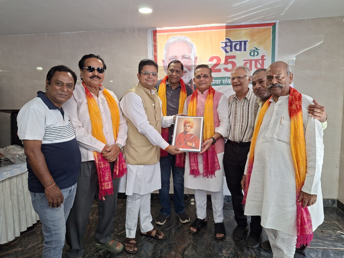 arvindgargbjp's tweet photo. माननीय प्रधानमंत्री श्री Narendra Modi जी के जन्मदिवस के उपलक्ष्य में #SevaSankalpAbhiyan के अंतर्गत आज भाजपा कमला नगर मण्डल द्वारा 14/1 शक्ति नगर में आयोजित रक्तदान एवं स्वास्थ्य जांच शिविर में सम्मिलित हुआ।
#SwachhataHiSeva2026 #seva25
#BJP4IND #BJP4Delhi #ArvindGarg https://t.co/7MyewvOOS0
