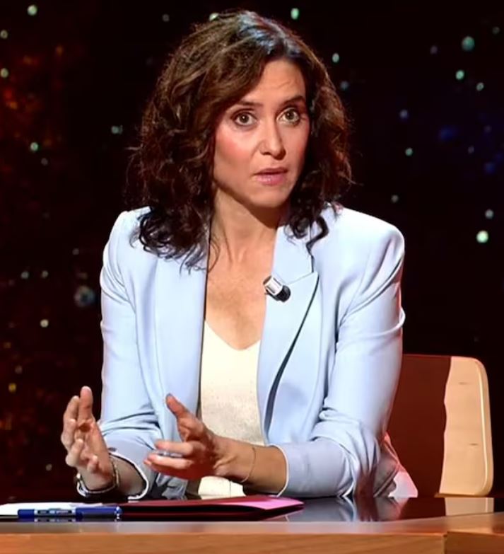 Rafael_Narbona's tweet photo. ¿Cómo es posible que esta analfabeta consiguiera 1.599.186 de votos? Su intervención en el programa de Iker muestra claramente que es un estúpida, una ignorante y una mala persona. Quizás tenemos los políticos que nos merecemos. Tal vez la sociedad está podrida sin remedio. https://t.co/TMhrQw3TKn