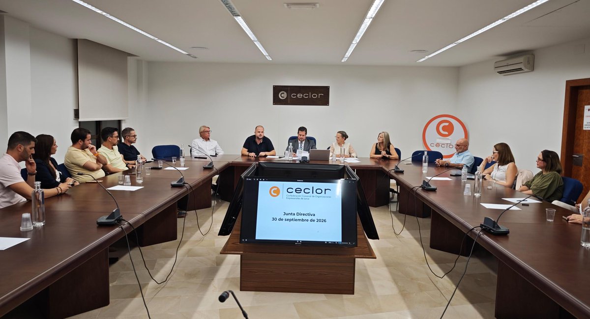 CECLOR_'s tweet photo. 📷 Ayer la Junta Directiva de #CECLOR celebró la reunión correspondiente al 3er trimestre

📊 En ella se analizó la actualidad económica y empresarial y los principales asuntos de interés para las empresas de #Lorca y su comarca

📄 Nota de prensa completa https://t.co/cGGR2j4m3m https://t.co/jDc9qDaz7p