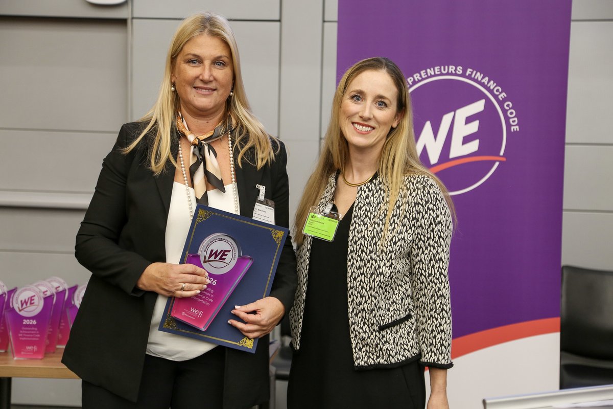 centralnabanka's tweet photo. 🏆 #CBCG dobitnica je međunarodnog priznanja #DataExcellenceAward, dodijeljenog u Parizu u okviru globalne inicijative #WEFinanceCode.
Priznanje potvrđuje rezultate #CBCG u razvoju i dostupnosti podataka o finansiranju ženskog preduzetništva - podataka koji omogućavaju bolje usmjerene politike i finansijske proizvode.
Nagradu je u ime #CBCG primila dr Marijana Mitrović Mijatović.
🇲🇪 #WEFinanceCode koalicija u Crnoj Gori danas okuplja 28 institucija, a potpisnice inicijative obuhvataju 93% bankarske aktive.
🔗 Opširnije: https://t.co/ZMLX6hvHxM