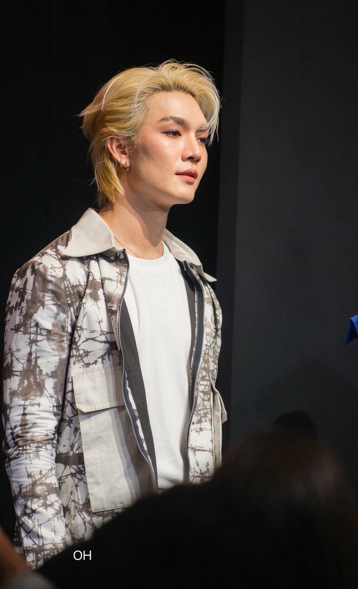 WSriboonma75750's tweet photo. ความหล่อบนรันเวย์
BOATOAT AT SIAM CENTER BIFW26
#SiamCenterBIFW2026xBOATOAT
#BoatYongyut 
#BoatOat https://t.co/4r62PFvGyB