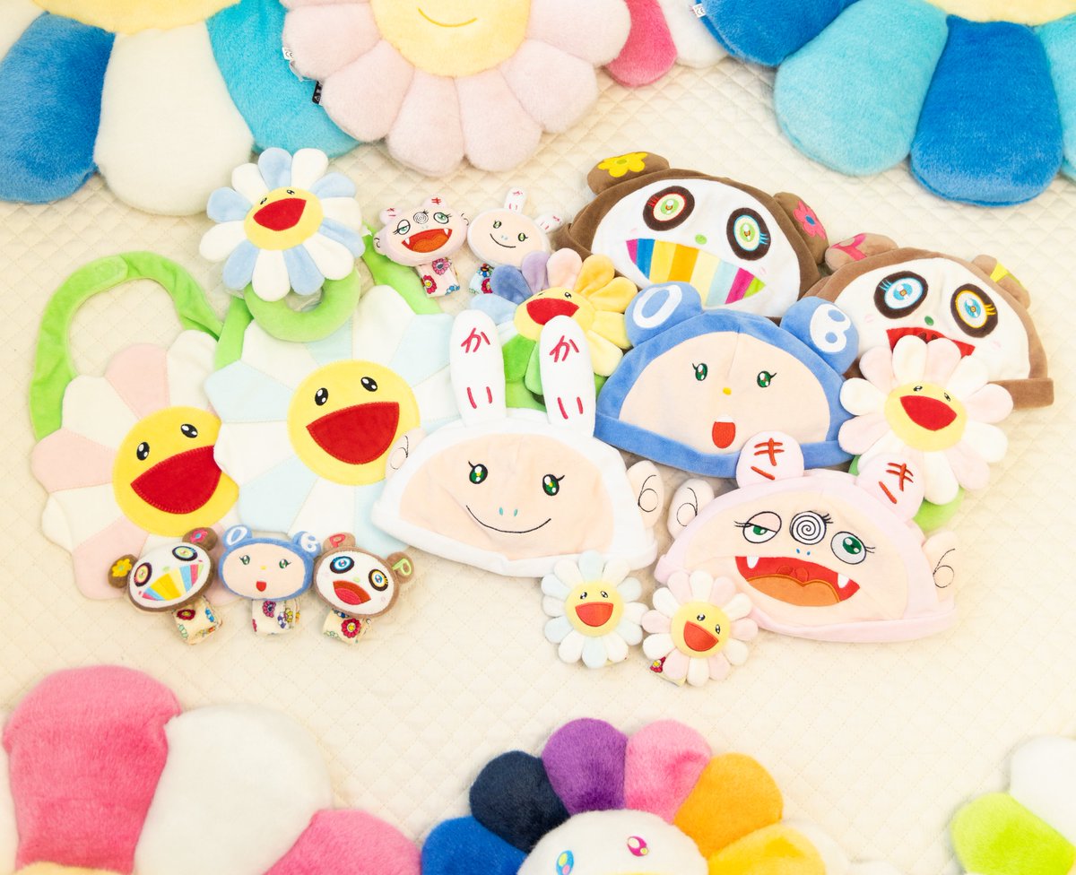 MFTMKKUS's tweet photo. Baby goodies are also available at the Kaikai Kiki Online Store.

The Baby Murakami collection is here to gently accompany those precious little moments in everyday life.

From bibs to hats, the collection features adorable pieces that are sure to brighten your day the moment you put them on.

Looking for a gift to celebrate a new arrival or for someone special? Choose from our ready-to-gift sets, or create your own gift box by mixing and matching your favorite items. Each comes with a message card, so you can add a personal touch to your gift.

International shipping is also available, making it easy to send a Baby Murakami gift to family and friends far away!

Discover the Baby Murakami collection, filled with sweet little pieces that are sure to bring a smile to your face.

——

Kaikai Kiki Online Storeではベビーグッズを販売中です。

毎日の中にある愛おしい瞬間に、そっと寄り添うBaby Murakami。

スタイやハットなど、身につけるだけで気持ちがぱっと明るくなるような、可愛らしいアイテムを取り揃えております。

ご出産のお祝いや大切な方への贈りものには、そのままお渡しいただけるギフトセットのほか、お好きなアイテムを自由に組み合わせられるギフトボックスもご用意しております。
いずれもメッセージカード付きで、想いを添えてお届けいただけます。

また、海外発送にも対応しております。遠く離れたご家族やご友人へのギフトにも！
見ているだけで気持ちがやわらぐようなBaby Murakamiのアイテムを、ぜひご覧ください。

https://t.co/0YZi2txbh7