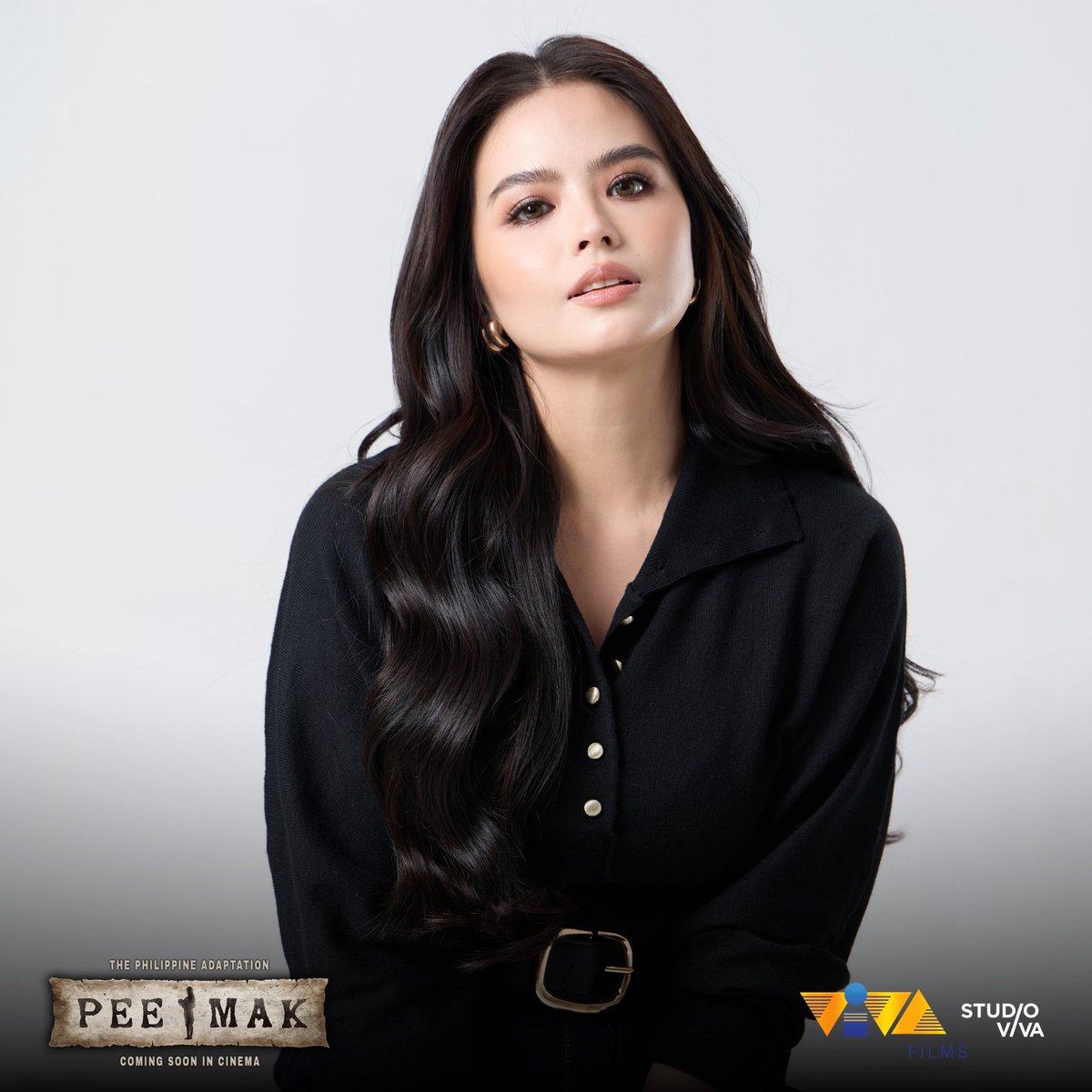 StudioVivaPH's tweet photo. Bea Binene as Pee-Nang in the Philippine adaptation of PEE MAK!

𝗣𝗘𝗘 𝗠𝗔𝗞 starring Bea Binene and Wilbert Ross 💛 Kasama sina Vandolph, TJ Valderrama, Jairus Aquino, and introducing Gian Bernardino!

Directed by Victor Villanueva, DGPI

𝗢𝗖𝗧𝗢𝗕𝗘𝗥 𝟭𝟰 in cinemas https://t.co/F75Mx2FFpM