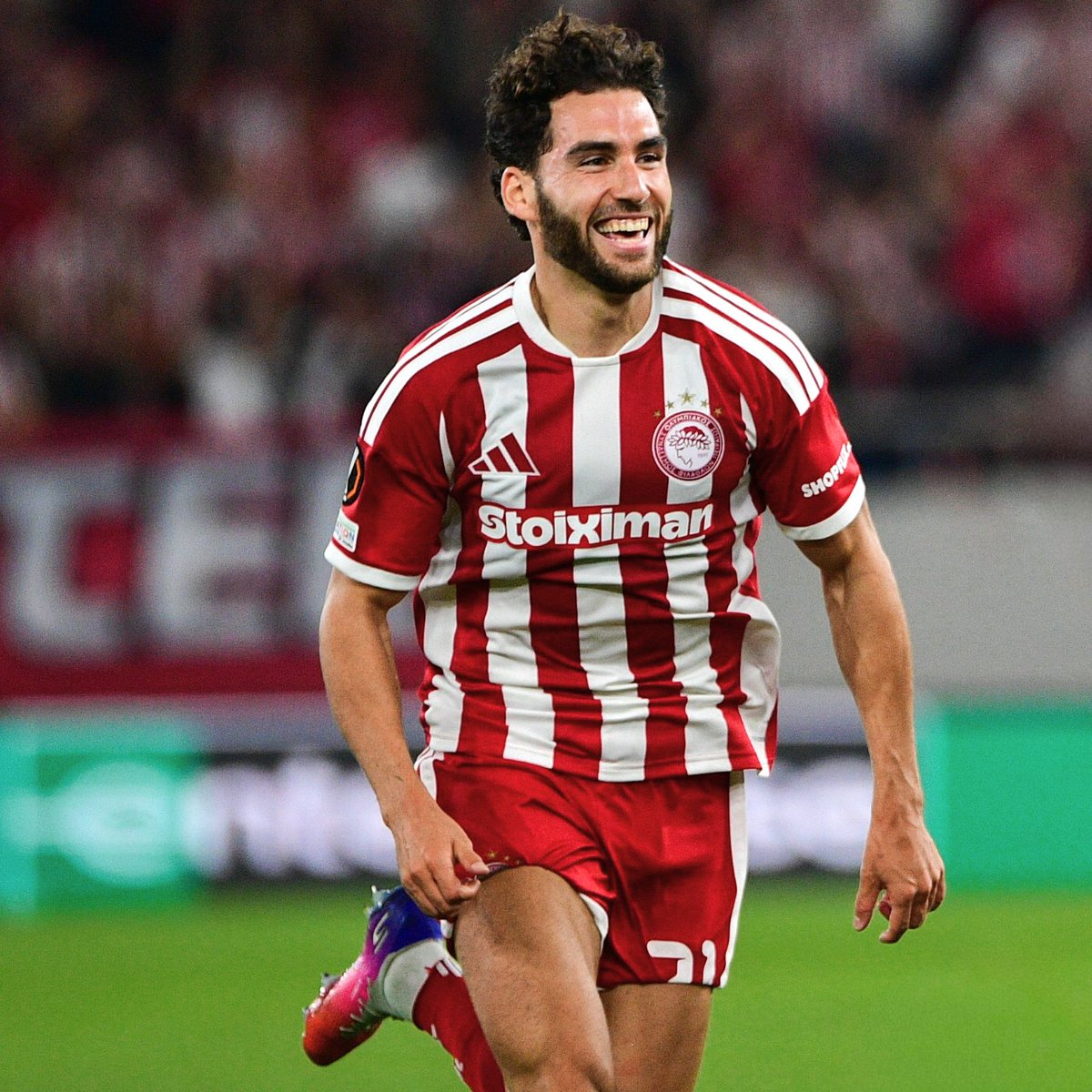 olympiacosfc's tweet photo. Because some moments deserve a smile 😀❤️

#WorldSmileDay https://t.co/gzZa9j6kJW