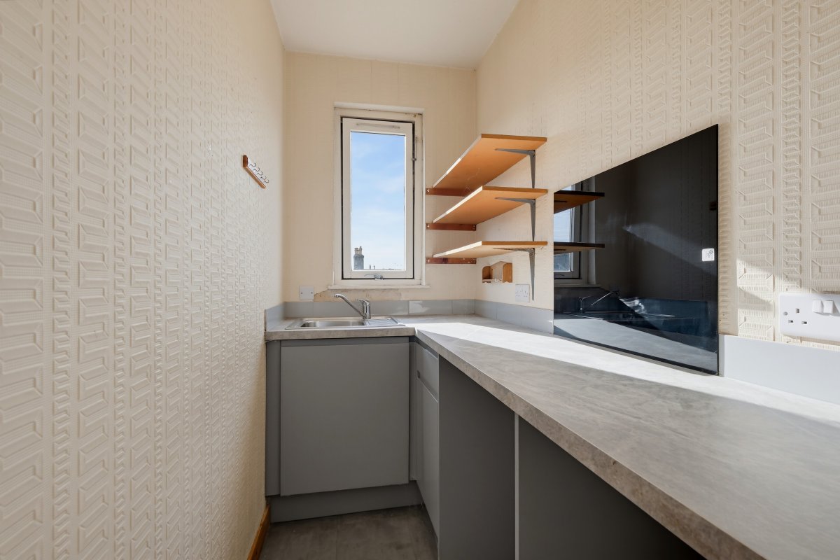 StronResProp's tweet photo. For sale | Set within a quiet, well-established West End residential area, this one bedroom top floor flat would make an ideal first home or investment opportunity.

📍 13 Claremont Place, Aberdeen
📞 01224 626100
🔗 https://t.co/oQeqSlJ49g https://t.co/5fuTVqUrFF