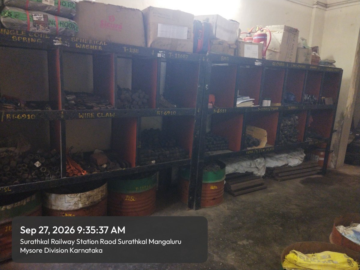 KonkanRailway's tweet photo. #SwachhataHiSeva2026 | A cleanliness drive was carried out at Surathkal Railway Station, promoting cleanliness and a hygienic environment for passengers.
#SwachhBharat #SadarSeva https://t.co/SmEkCJvndX