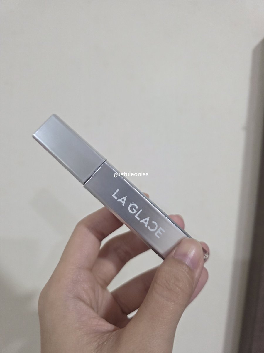 gustuleoniss's tweet photo. Laglace 🤍 เลยค่ะ เมื่อก่อนเราใช้แต่ H**gl**s  แต่แพงเกินที่จะซื้อซ้ำบ่อยๆ 

เลยลองหาตัวใหม่ที่ราคาดี จนมาเจอ Laglace คือชอบที่เนื้อมันเบา เกลี่ยง่ายแต่ความปกปิดคือตึ๊บ ! ! แบรนด์ไทยเริ่ดเลยล่ะ 👍 

— เราใช้สี 00 ✨️ https://t.co/CBnMFjT8q1