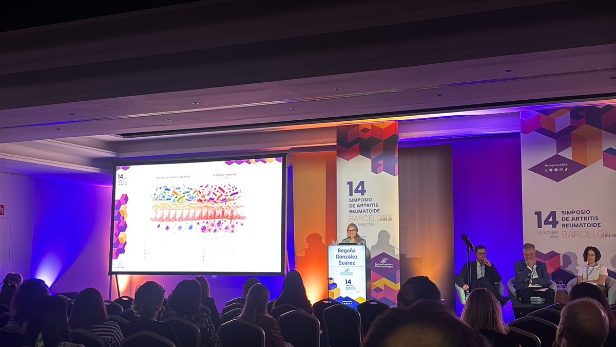 reuma_santpau's tweet photo. Muy interesante sesión de Investigación Básica en el #SimposioAR26.
@Bglezsuarez (@gasclinicbcn) actualiza sobre el rol de la microbiota en la patología y los grandes retos técnicos del trasplante fecal.
Mejorar el acceso a esta terapia impulsará futuras publicaciones. 🧬🔬 https://t.co/ceqvhUs7a9