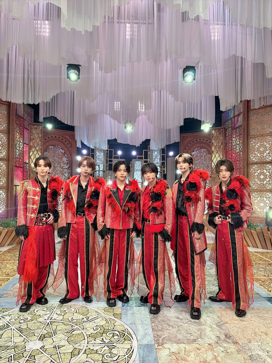 Lienel_official's tweet photo. 〖MEDIA_INFO〗

／
テレビ東京「#歌のサンセット」
#Lienel の出演が決定🌅
＼

メジャー2ndシングル
表題曲「愛のダバダ」を披露します！

🗓️放送日時
10月9日(金)17:30〜18:00

🔗番組HP
https://t.co/AURNdzXFE1

みなさまぜひご覧ください🌹✨

@tx_utano_sunset
#リエネル_愛のダバダ https://t.co/QfrhBSjR78