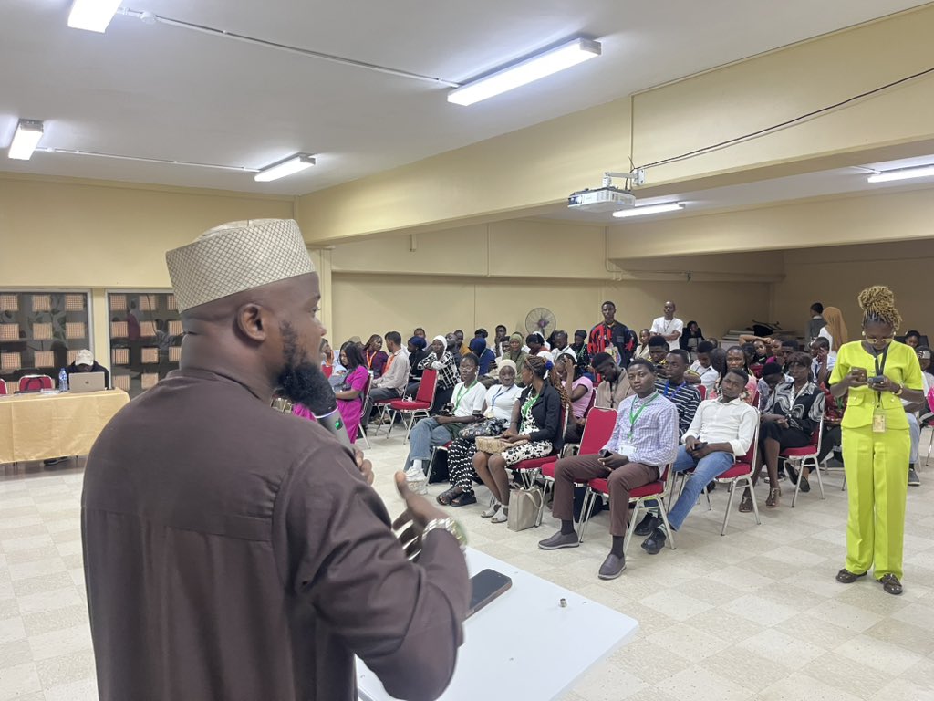 ibrahimofhalal's tweet photo. A few days ago, I had the privilege of speaking at the IITA about Building a career in digital economy. 

I have lived in Ibadan for over 3 decades, yet, I had never taken the time to properly visit @IITA_CGIAR .  Spoke about how @usetradestack ships from China with just 30%. https://t.co/RIyo4sRjcW