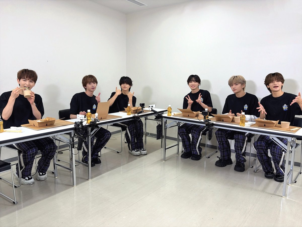 Lienel_official's tweet photo. ＼🕖このあと19:00〜！／

フジテレビ系「#ウワサのお客さま」
#EBiDAN が出演いたします！

🗓️放送日時
10月2日(金)19:00〜

🔗公式HP
https://t.co/wl5A49MEAL

みなさまぜひご覧ください🦐✨

@uwasa_fujitv
#Lienel #リエネル https://t.co/r7BrCxHi1K