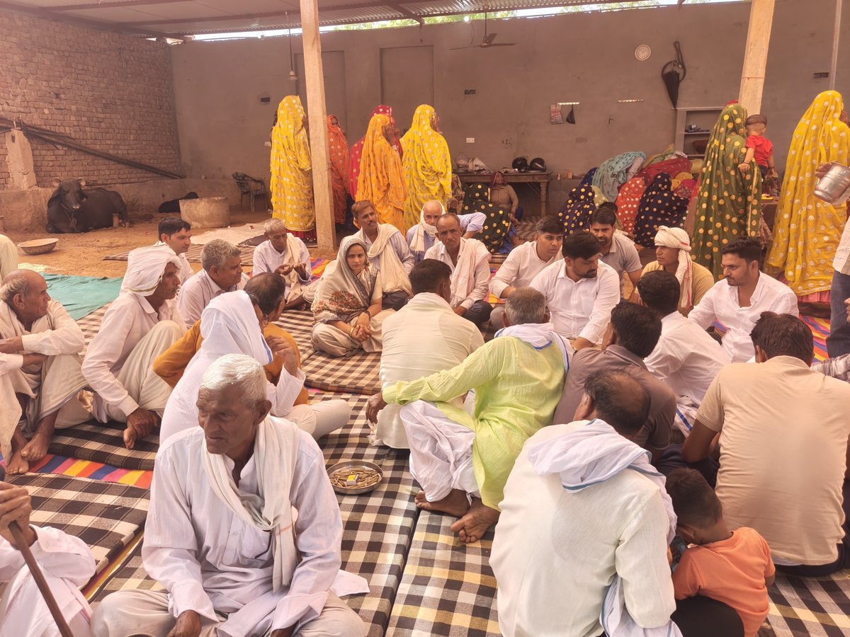 IncSanjanajatav's tweet photo. मेरे संसदीय क्षेत्र के गांव सहाड़ी में स्वर्गीय श्रीमती लच्छू देवी जी एवं गांव गुंडवास में स्वर्गीय श्रीमती कौशल्या देवी जी के शोक बैठक में शामिल होकर शोक संतप्त परिजनों से मिलकर शोक संवेदनाएं व्यक्त कर ढांढस बंधाया और श्रद्धाजंलि अर्पित की। https://t.co/CGPJntM6Ta