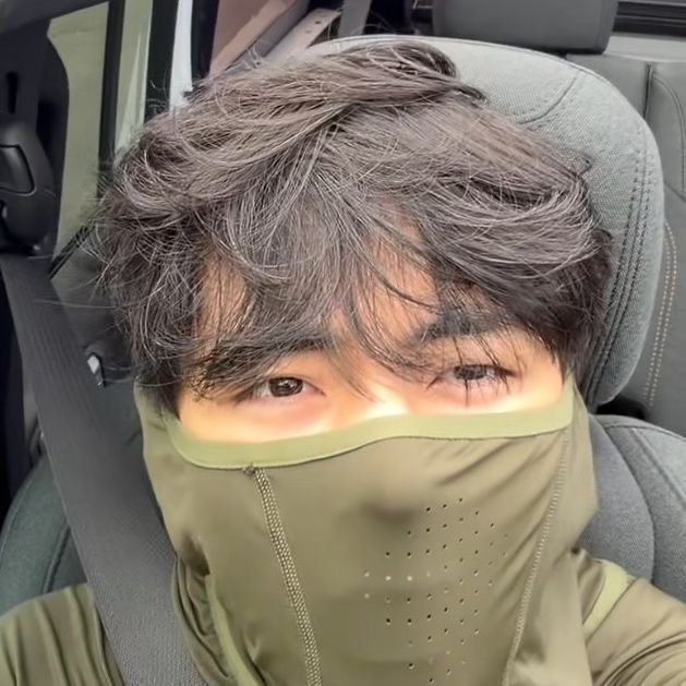thvgaggedme's tweet photo. this taehyung. that's the tweet. https://t.co/HC7H5K6nba