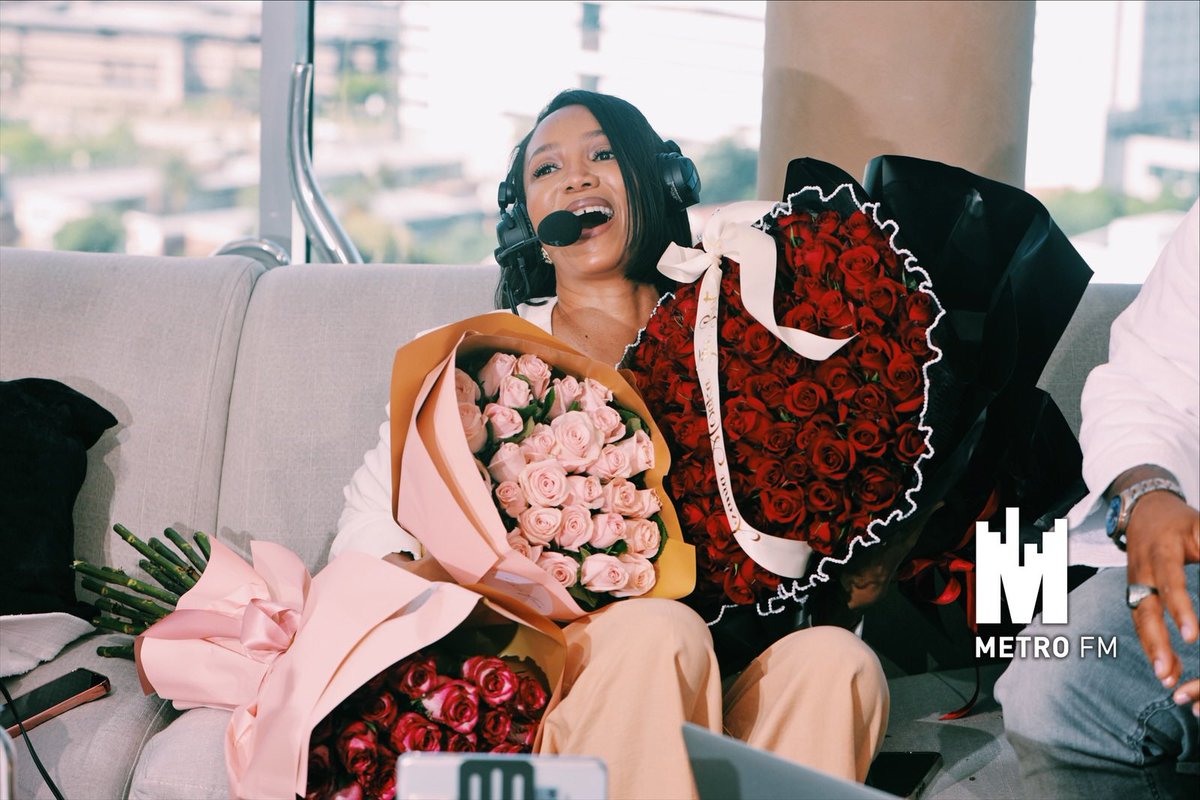 METROFMSA's tweet photo. We had to give Azania Mosaka her flowers today! 🌸❤️‍🔥

Hanging out with the legendary Azania Mosaka as we celebrate 40 years of METRO FM and the incredible women who’ve shaped the sound of South African radio. 🎙️🇿🇦 https://t.co/SZdbfXqynv