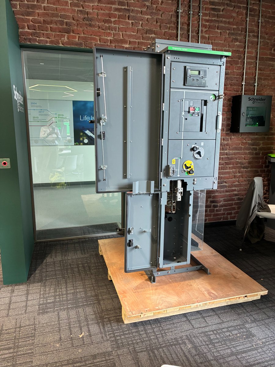 IntegratedUS's tweet photo. ⚡ Innovation in High Voltage Technology

Our team recently attended Schneider Electric’s Innovation Day, exploring the upcoming Ringmaster AirSeT – 1F and the latest advances in HV switchgear.

#IUS #SchneiderElectric #AirSeT #Innovation https://t.co/9LaejVAwer