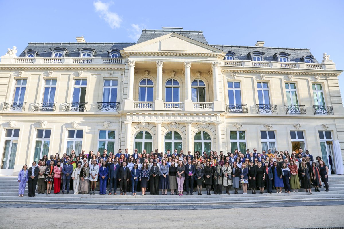 centralnabanka's tweet photo. 🏆 #CBCG was awarded the international #DataExcellenceAward in Paris as part of the global #WEFinanceCode initiative.
The award recognizes #CBCG’s achievements in developing and making available data on financing for women’s entrepreneurship - data that enable better-targeted policies and financial products.
On behalf of #CBCG, the award was accepted by Dr Marijana Mitrović Mijatović.
🇲🇪 The #WEFinanceCode coalition in Montenegro now brings together 28 institutions, while the initiative’s signatories account for 93% of total banking sector assets.