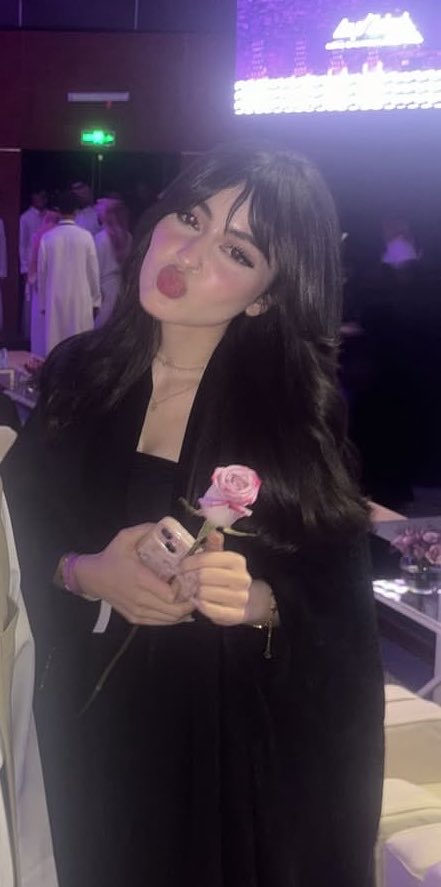 ii6_7l's tweet photo. @Dina143333 @7_lahl المعتوهه انتي ياغبييييه🤣🤣🤣🤣🤣 هذي اسمها مير والله انك غبية غبيييييه احذفي تفشلينننن🤣🤣🤣 https://t.co/QgRgdd2T7j