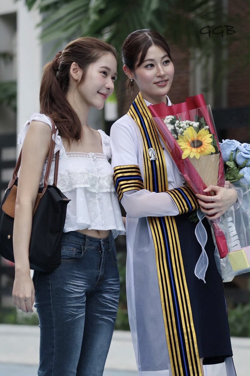 GGB091300831's tweet photo. วันนี้มีน้องไปหาป่าน  เจอน้องเอิร์นด้วยยยย น่ารักมากกกกก  🥺🥺 

#earnpypp_
#PahnGraduationsDay
#pahnthitta https://t.co/lX16HdZuwr