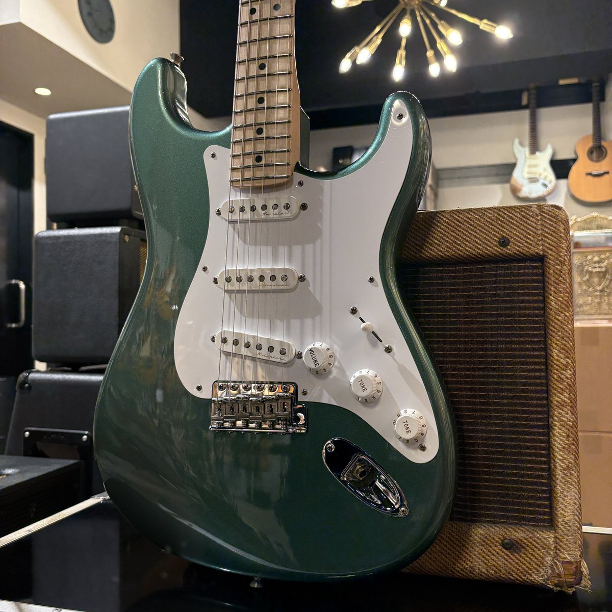 COCOGUITARSHOP's tweet photo. 【Fender Custom Shop】
MBS Eric Clapton Stratocaster NOS Almond Green Built by Todd Krause / 2022
本人使用機を手掛けるトッド•クラウス氏が製作した貴重な一本。
#ericclapton #fendercustomshop #mikigakki #cocoguitarshop https://t.co/by0ZNyaTpp