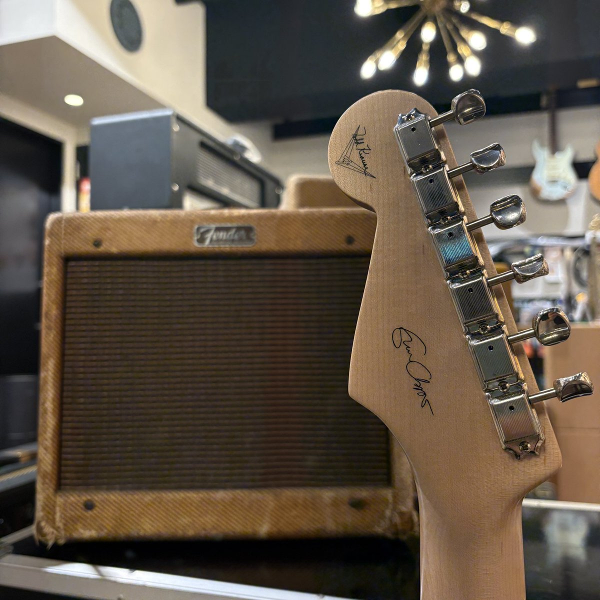 COCOGUITARSHOP's tweet photo. 【Fender Custom Shop】
MBS Eric Clapton Stratocaster NOS Almond Green Built by Todd Krause / 2022
本人使用機を手掛けるトッド•クラウス氏が製作した貴重な一本。
#ericclapton #fendercustomshop #mikigakki #cocoguitarshop https://t.co/by0ZNyaTpp