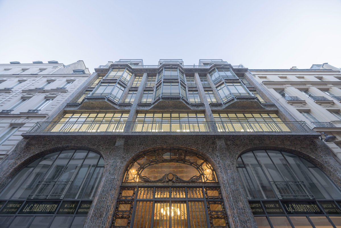 arthurweidmann1's tweet photo. Le 6 rue de Hanovre à #Paris2, récemment rénové. L'immeuble de bureaux, de style Art Nouveau, se démarque par sa riche ornementation en céramique sur le thème de la vie marine.

Archi : François-Adolphe Bocage https://t.co/3UkijsD7uJ