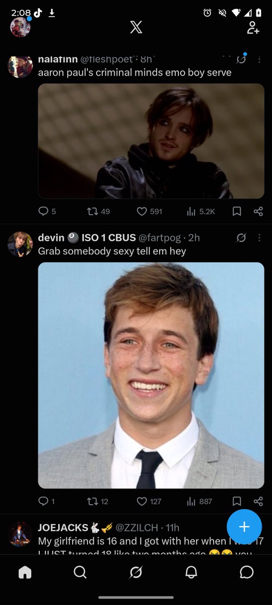 Peterofshtwtt's tweet photo. twitter is trying to make me rewatch the Santa clarita diet again.... and it's working https://t.co/uHFroWe5au