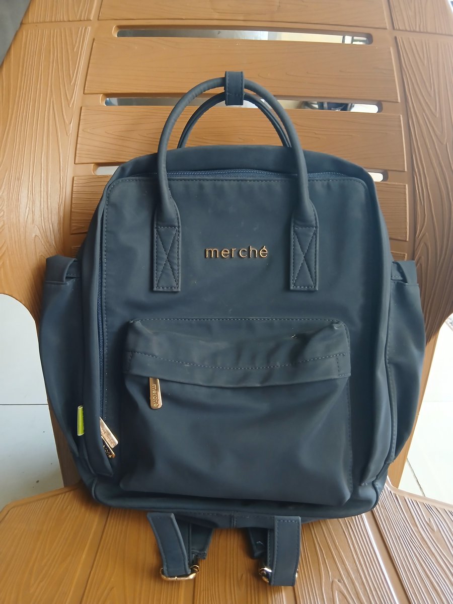 aaaylns's tweet photo. wts backpack merche navy dom karawang 150 aja https://t.co/umdCexRAQ7