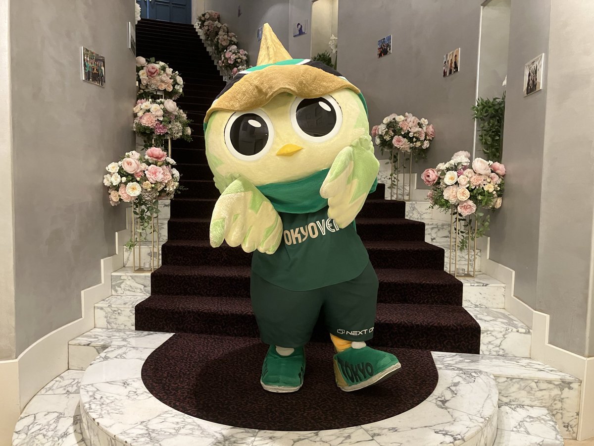reverun_verdy's tweet photo. おでかけ大作戦でけっこん式とウエディングフォトにさんかしてきたルン💚けっこん式はまいかいドキドキすルンだ！
ウエディングフォトはみどりいっぱいで、すてきなしゃしんがたくさんとれたルン！
とっても楽しくて、しあわせなじかんだったルン💚よんでくれてありがとうだルン💚
#verdy
#リヴェルン https://t.co/W01wrVex1b