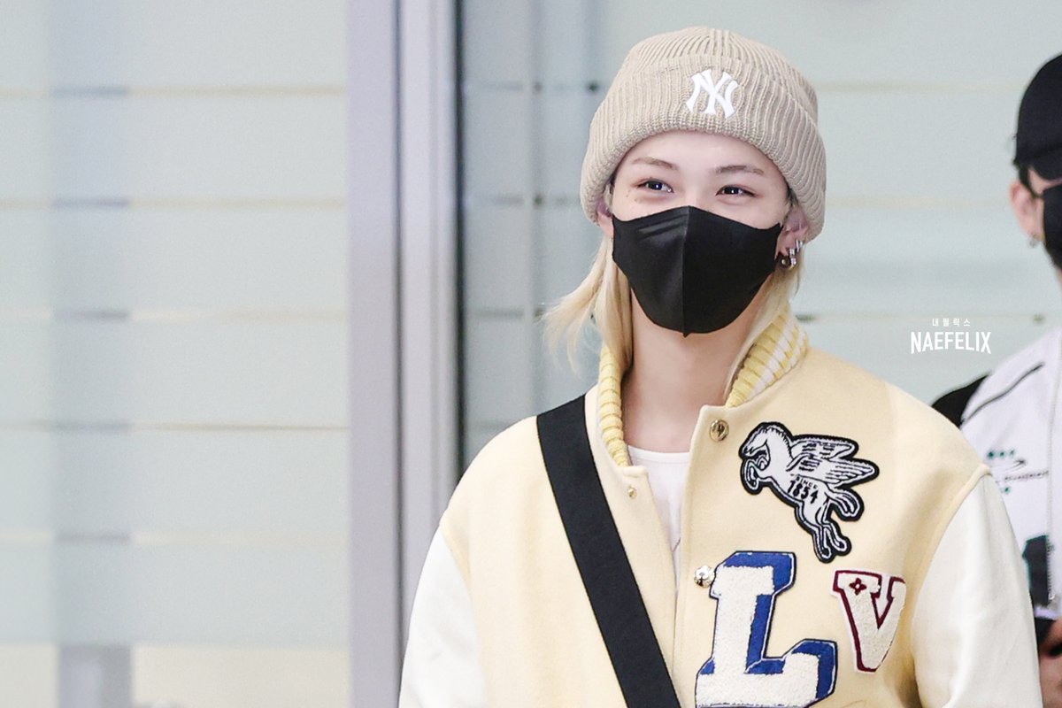 NAE_FELIX's tweet photo. [2년 전 오늘]

✔️241002 인천국제공항 입국🛬

🐥뽁딩어린이💛

#straykids #스트레이키즈 #felix #필릭스 #yongbok #용복 #NAEFELIX #내필릭스 https://t.co/VM01PgnWyM