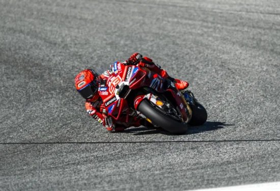 LucianoQuaranta's tweet photo. @marcmarquez93 @ducaticorse @MotoGP @alpinestars @DucatiMotor #elbowdown #kneedown #marcmarquez #marcmarquez93 #WorldChampion #ducati #ducaticorse #mm93 #marquez #marquez93 #weare93 #misanogp #motegi #alpinestars #michelinmotorsport #japangp https://t.co/e4nK1u4uF5