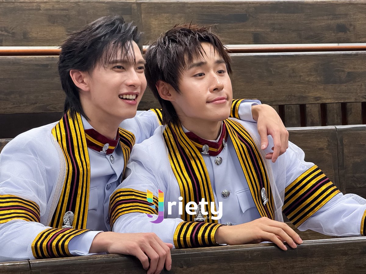 Yriety's tweet photo. คอมโบความหล่อบ้อกแบ้ก(🐶)แบบแพ็���คู่ของสองหนุ่มบัณฑิตป้ายแดง 🎓⚙️

POOH GRADUATION CELEBRATION
CELEBRATING NUTDAN
#PoohGraduationDay #ppoohkt 
#GraduateNutdan #nnutdan 
#Yriety https://t.co/47dQpCpJjM