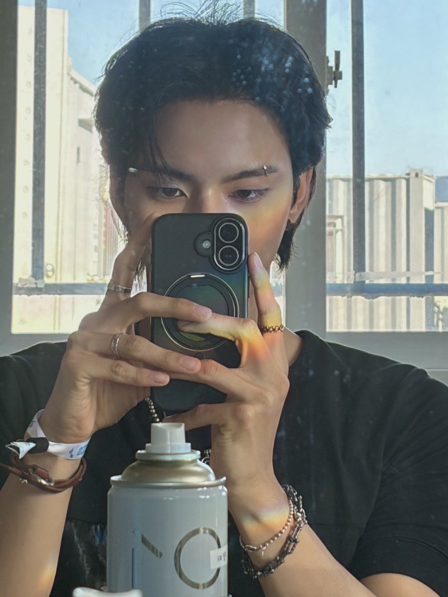 jsO_de's tweet photo. 와 ㅋㅋ 내 딸케즈 거울셀카 개좋네 https://t.co/97VTaQ7XU1