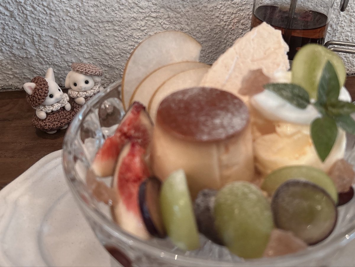 kokumaro0's tweet photo. 大好きなカフェの秋のプリンアラモード🌿
毎年食べに来てるけど相変わらず美味しかった₍ ᐢ. ̫ .ᐢ ₎🌟 https://t.co/4QYQvInp67