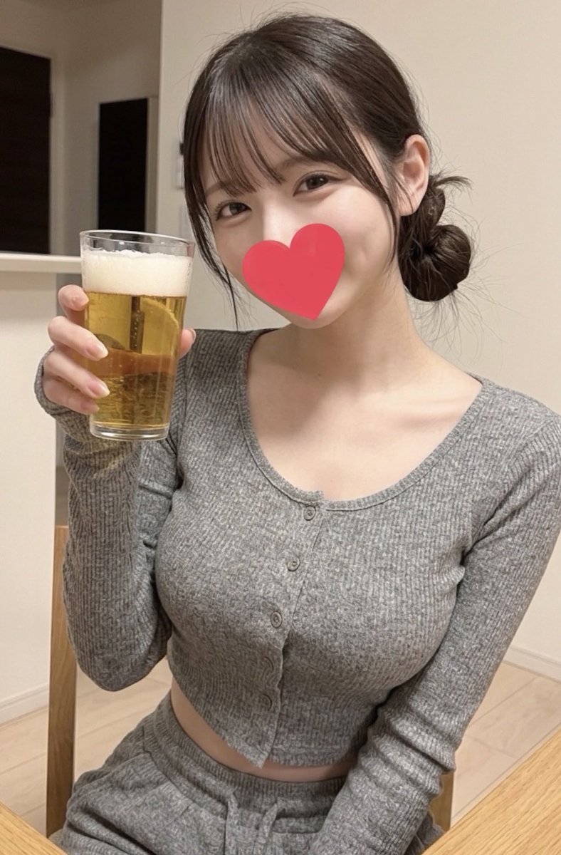 ne_chan_1126's tweet photo. ついに…！人生初のお酒です♡🍻

みんなも準備できたー？🤭

せーのっ！
かんぱーーーいっ🍻💞 https://t.co/1II58a49xT