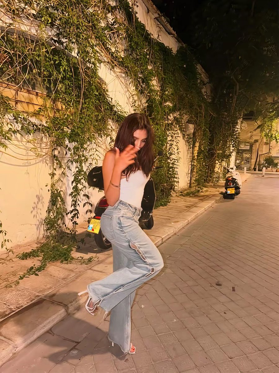 losygog's tweet photo. هوهوهوهوهوهوهوههووه كسمي انا كلب خدام لعمتي نغم بنت ال48 نايكه مخي بجروتها وتخررها اهههخخخ حلمي اكون انا وامي خدامين رجولها😵‍💫😵‍💫🥵 https://t.co/6fo8NZpxJQ