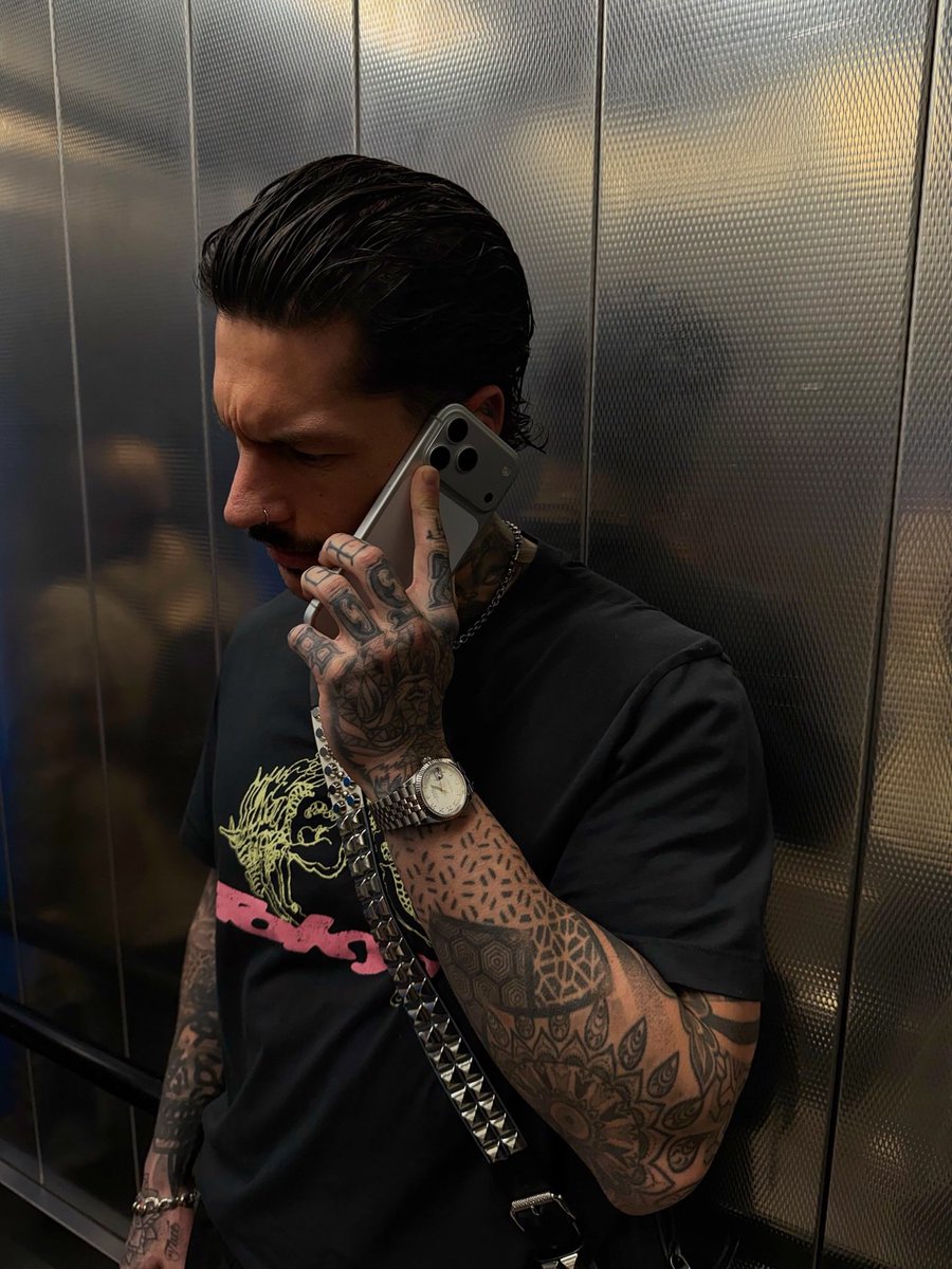 vinitherik's tweet photo. the day of a famous tattoo artist. https://t.co/CfzhQOoH6K