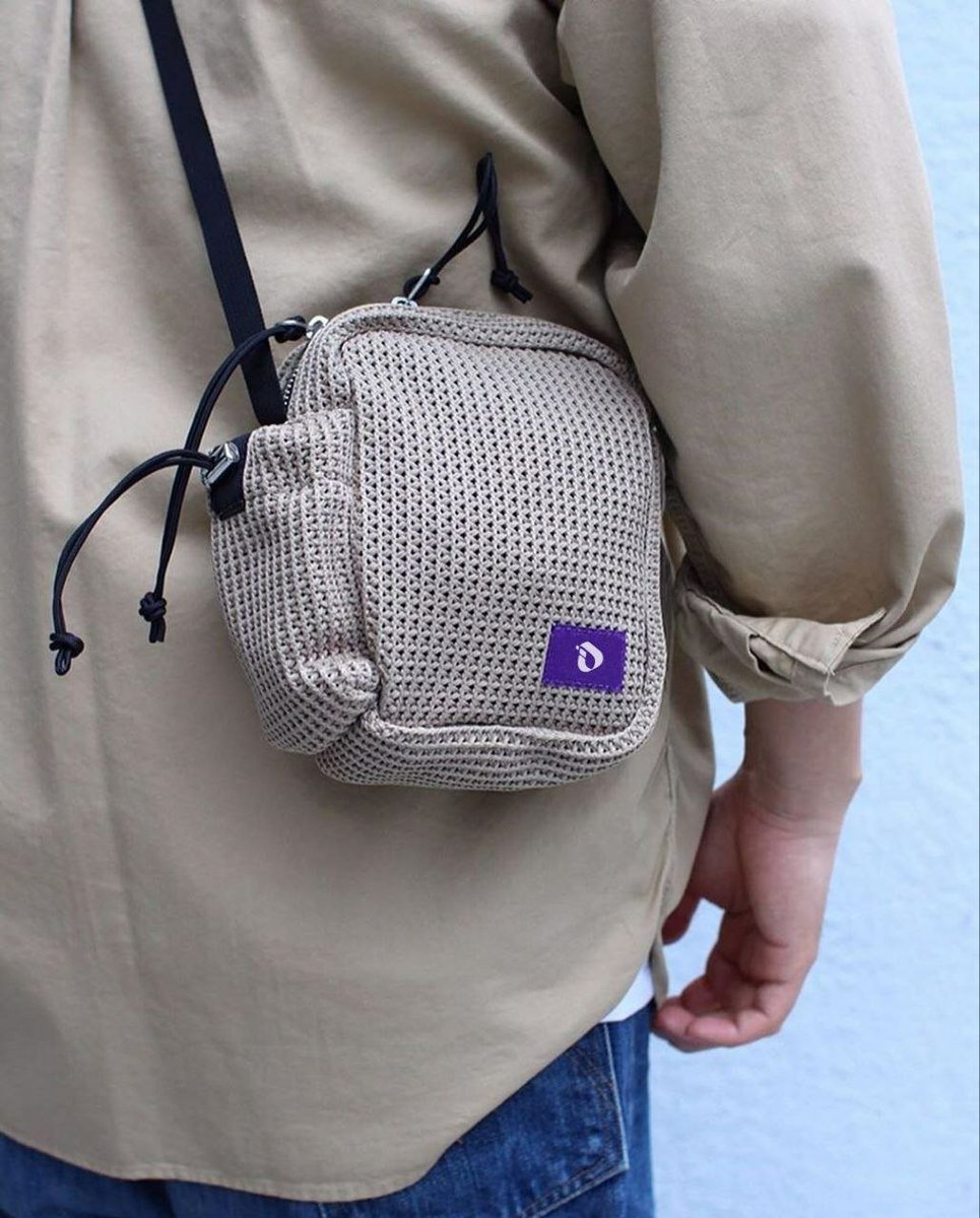 testmr2121's tweet photo. Style meets innovation. Carry the future of decentralized networking wherever life takes you. 💼✨

​Proud to represent the ecosystem and stay connected on the move. The journey to a fully distributed future starts with the community.

​#InterLink #ITLG #ITL https://t.co/Tb7yHk5pbW