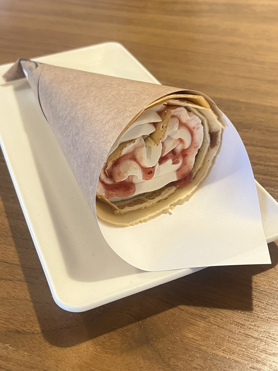 SUN21721524's tweet photo. クレープが食いたいよー https://t.co/OhImYKP8Bd