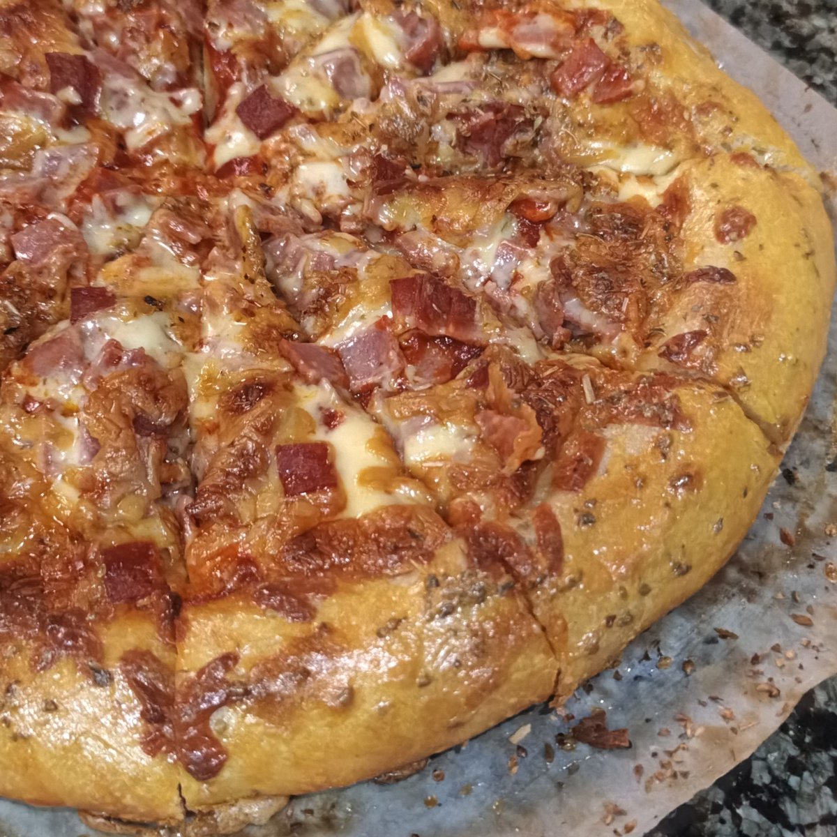 HeartsOnOrbit's tweet photo. I made pizza 🍕✨ https://t.co/2EMtQLUGVm