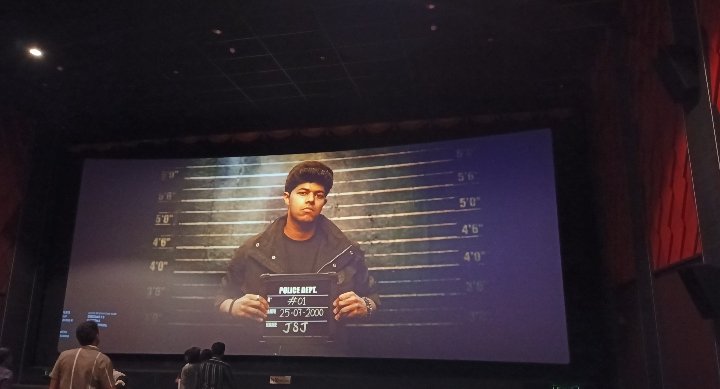 jilla_madura's tweet photo. Then for #Thalapathy, now for #Ilayathalapathy #sigmafdfs #Sigma colourful engaging heist thriller. Pre-interval fight fresh and 🔥🔥🔥🔥💯💯💯 @official_jsj @actorvijay @LycaProductions @ https://t.co/L1E7M0Hmj8