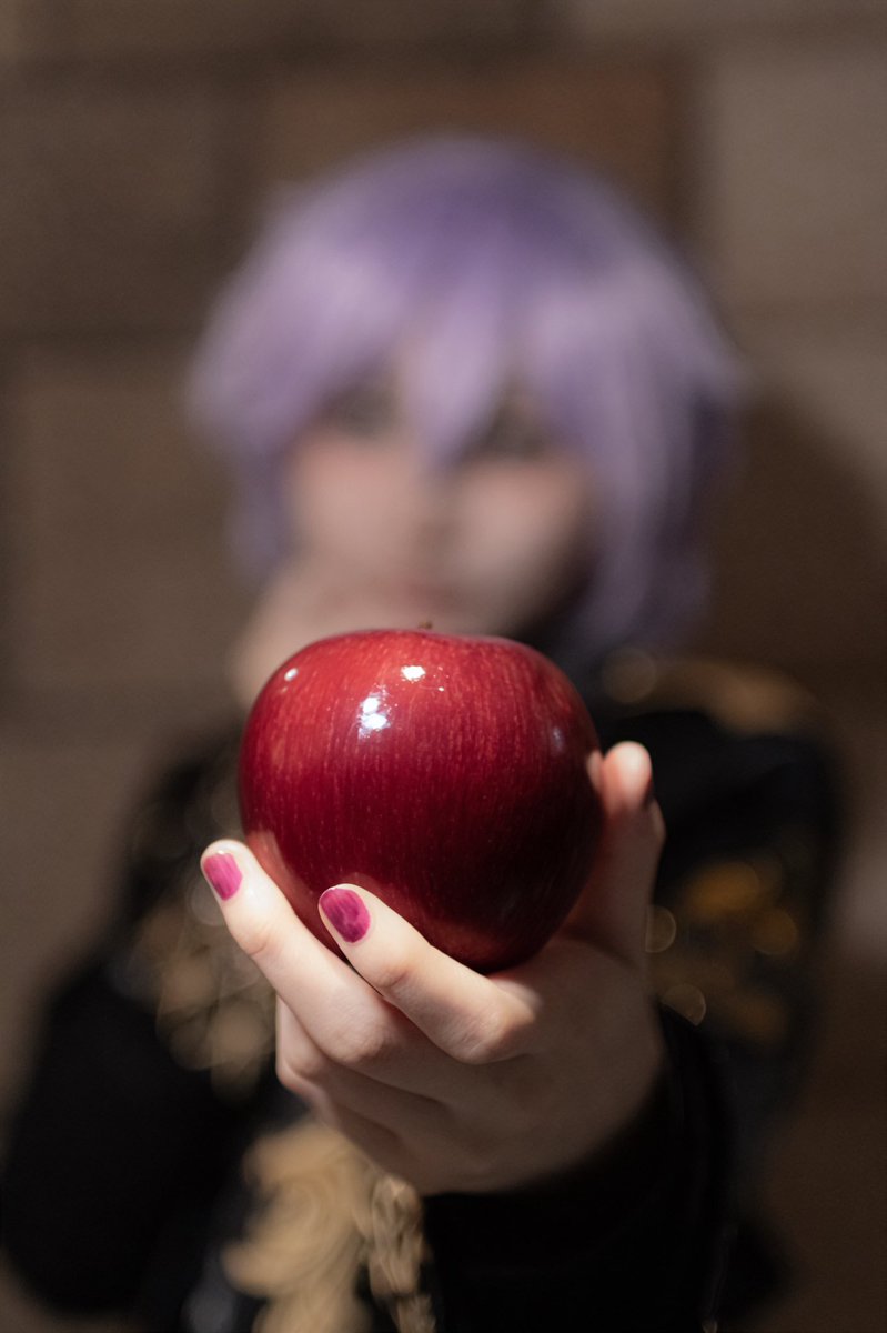 aruru_1412's tweet photo. 深紅の果実🍎

Photo:Mayu

#Dハロ仮装2026  
#Ｄハロ仮装ツイステ https://t.co/nKLlCuao4s