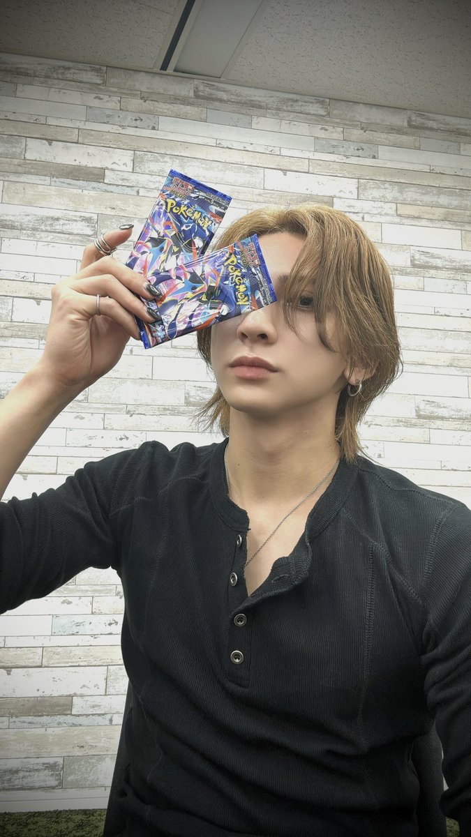 nojirumineta's tweet photo. 【#徳峯ラ】徳を積め！脳汁峯田のラッシュ直行！🧠🎰
33徳配信開始!!!!!!!
生配信直前収録！脳汁徳製サイコロの活躍はアーカイブで⚀⚁⚂
冒頭からのいい流れ、ご褒美チンチロまで継続するか…！？
今回も、１徳積んでく？😺
https://t.co/5VzTHuGSl9
#峯田大夢 #音泉 https://t.co/NybdIfAIC0